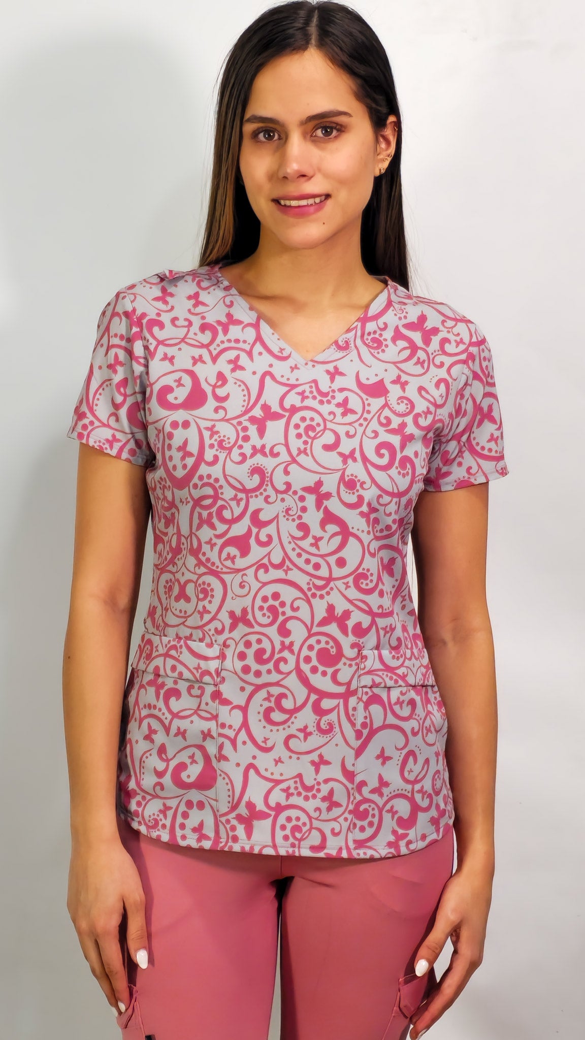 Filipina Estampado Floral Gris Perla/Palo de Rosa, Scrubs 600 (Uniformes Médicos)