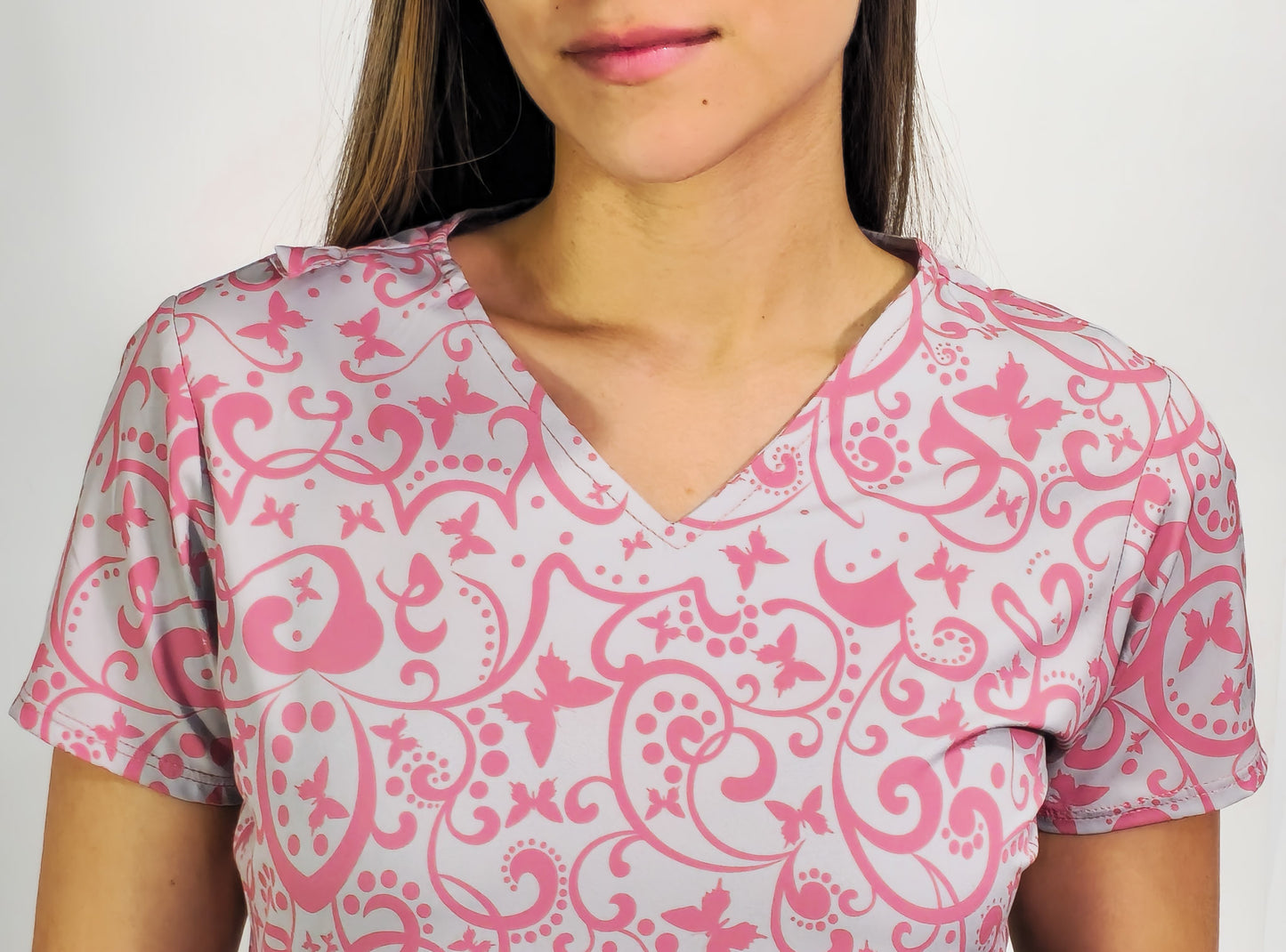 Filipina Estampado Floral Gris Perla/Palo de Rosa, Scrubs 600 (Uniformes Médicos)
