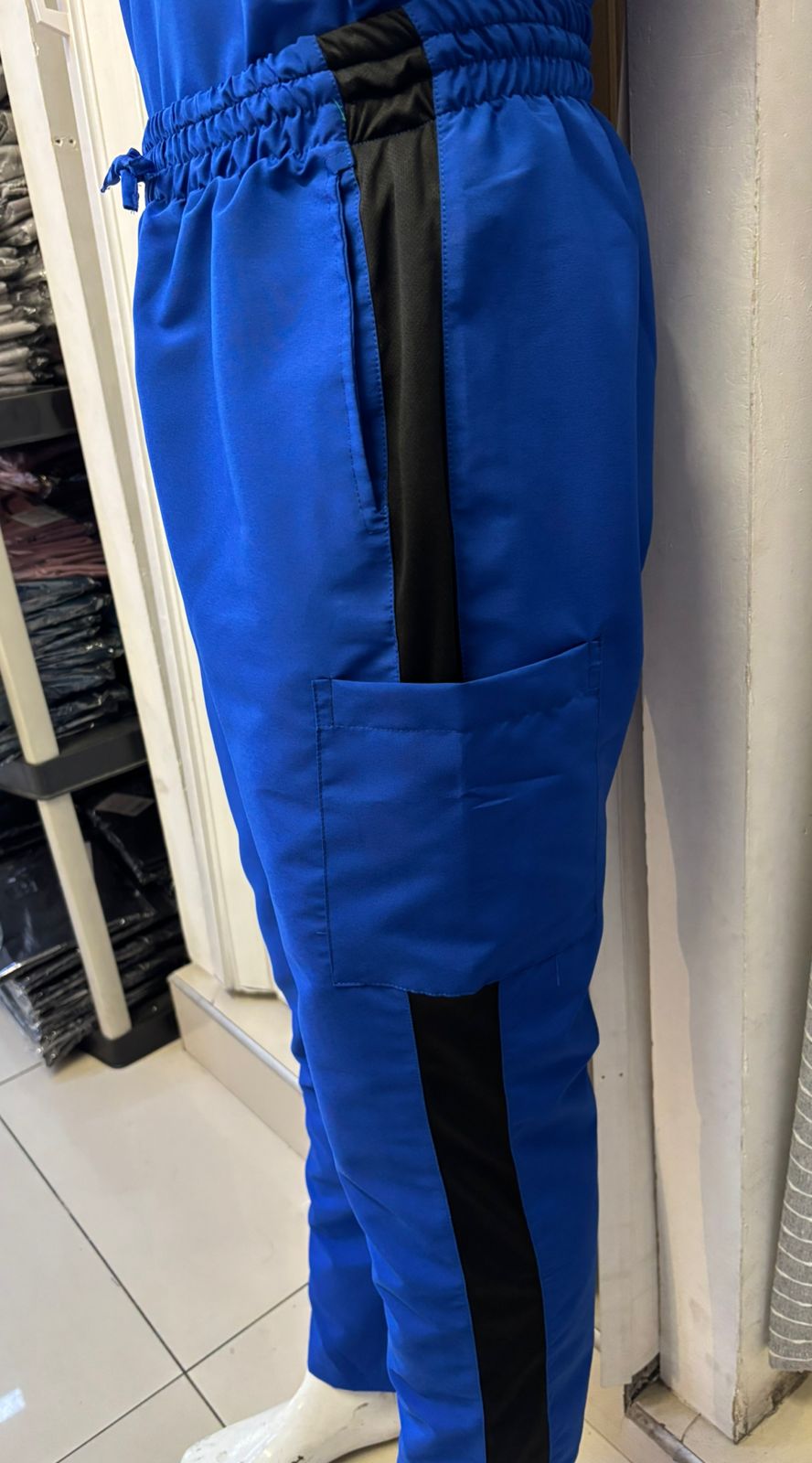 Pantalón Quirúrgico 500 Unisex Basic Azul Rey Antifluido-cloro resistente Scrubs 500 FW