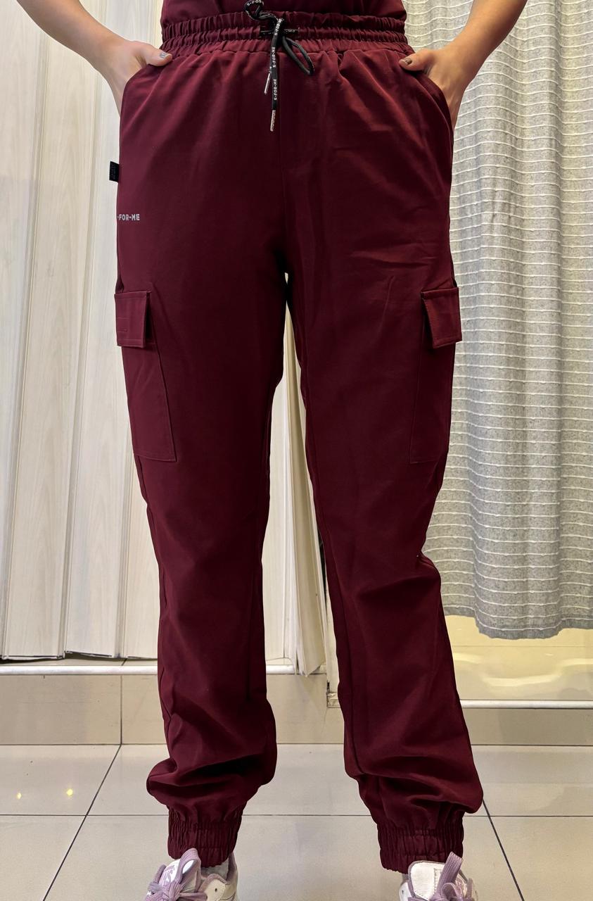 Jogger 300 Quirúrgico Vino Unisex Antifluido, Scrubs