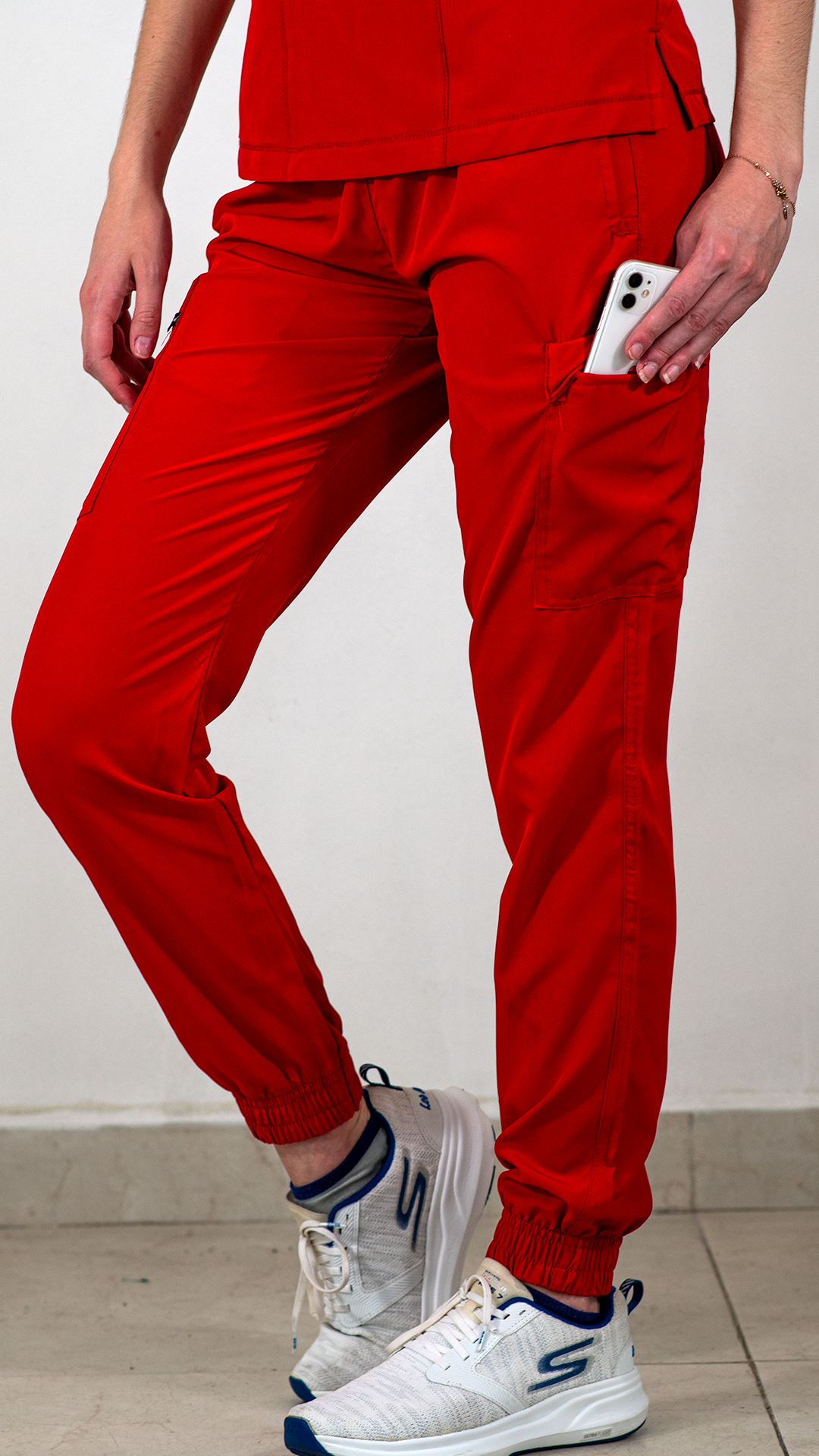 Jogger Mujer 501  6 Bolsas Rojo F.W