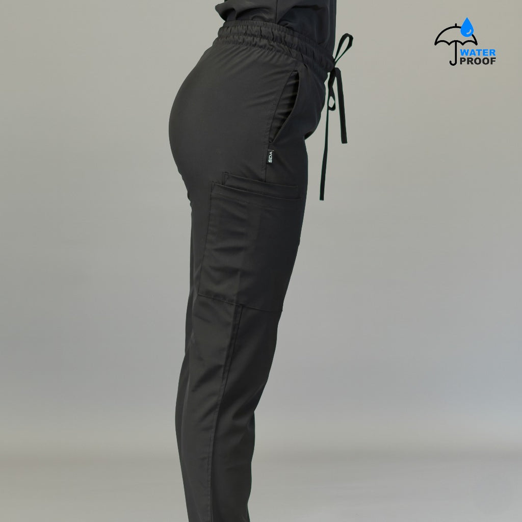 Pantalón quirúrgico negro mujer con cordón y bolsa lateral