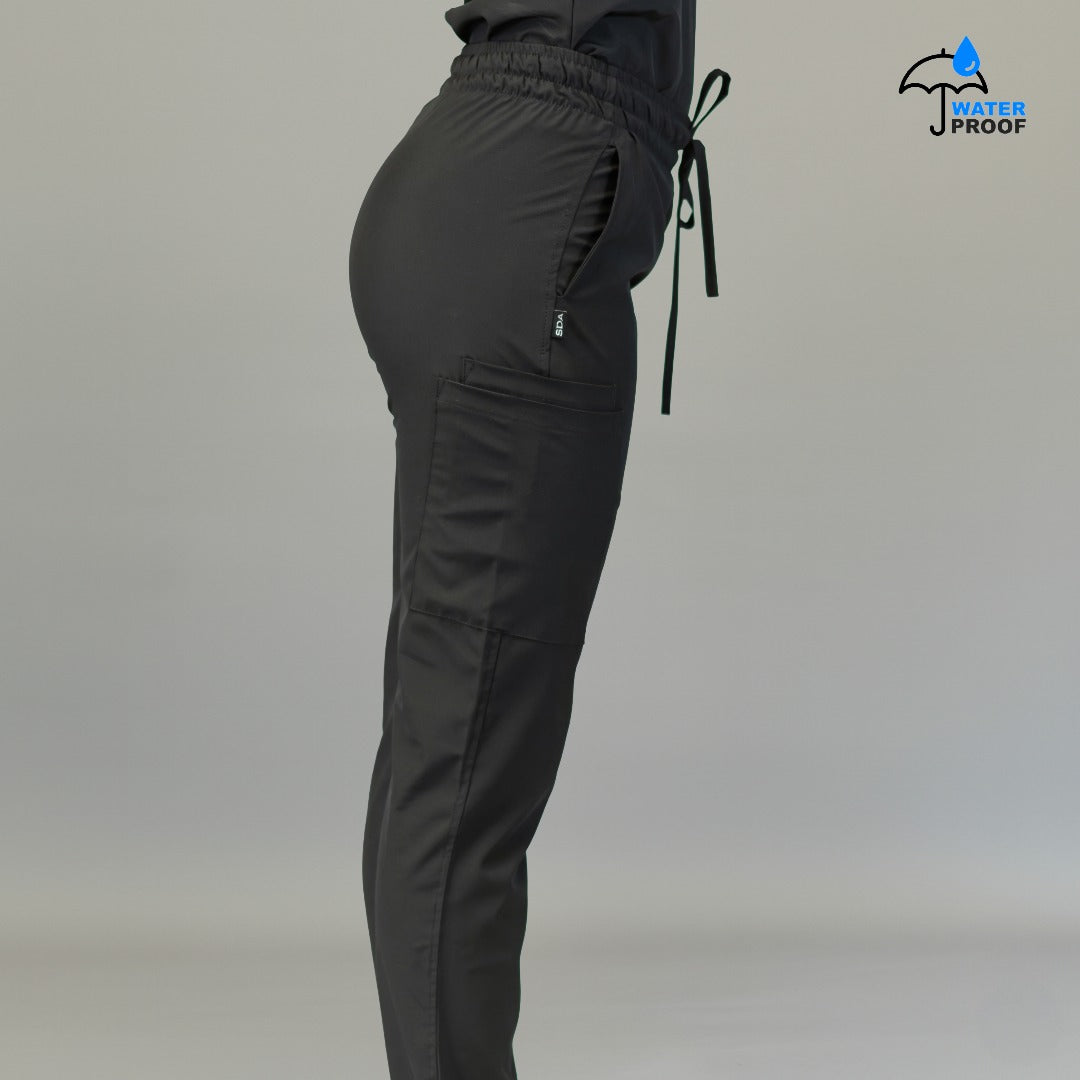 Pantalón quirúrgico negro mujer con cordón y bolsa lateral