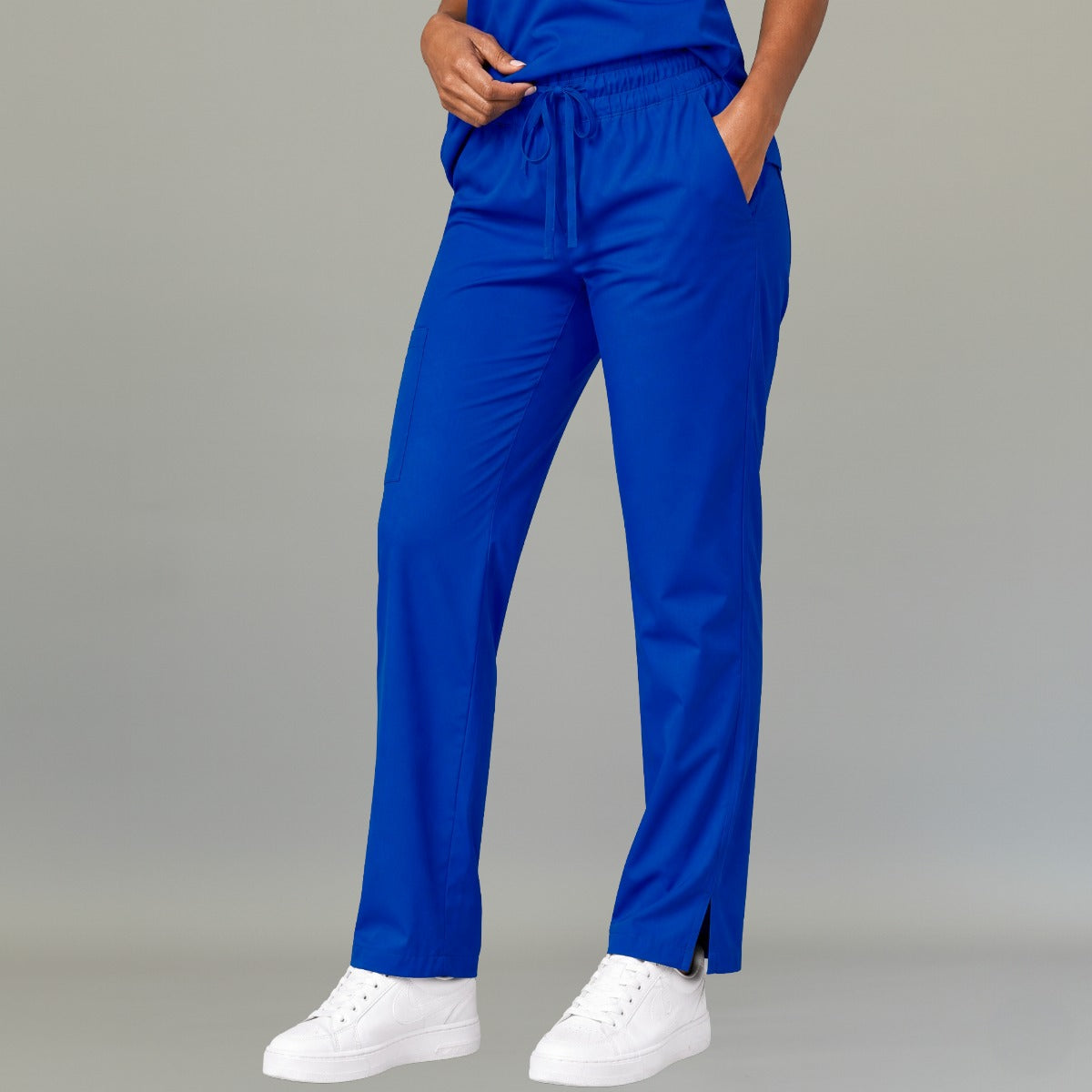 Pantalón 502 Pierna Amplia Quirúrgico Mujer Azul Eléctrico Antifluido Relaxed