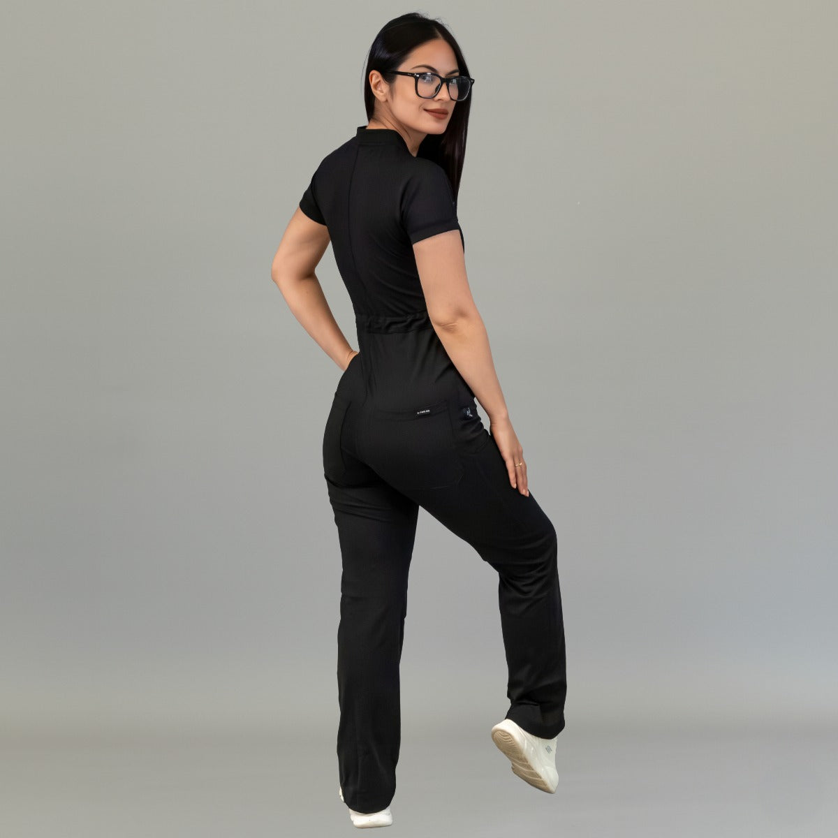 Jumpsuit Quirúrgico Mujer Estilo 945 Negro Super Stretch Manga Corta