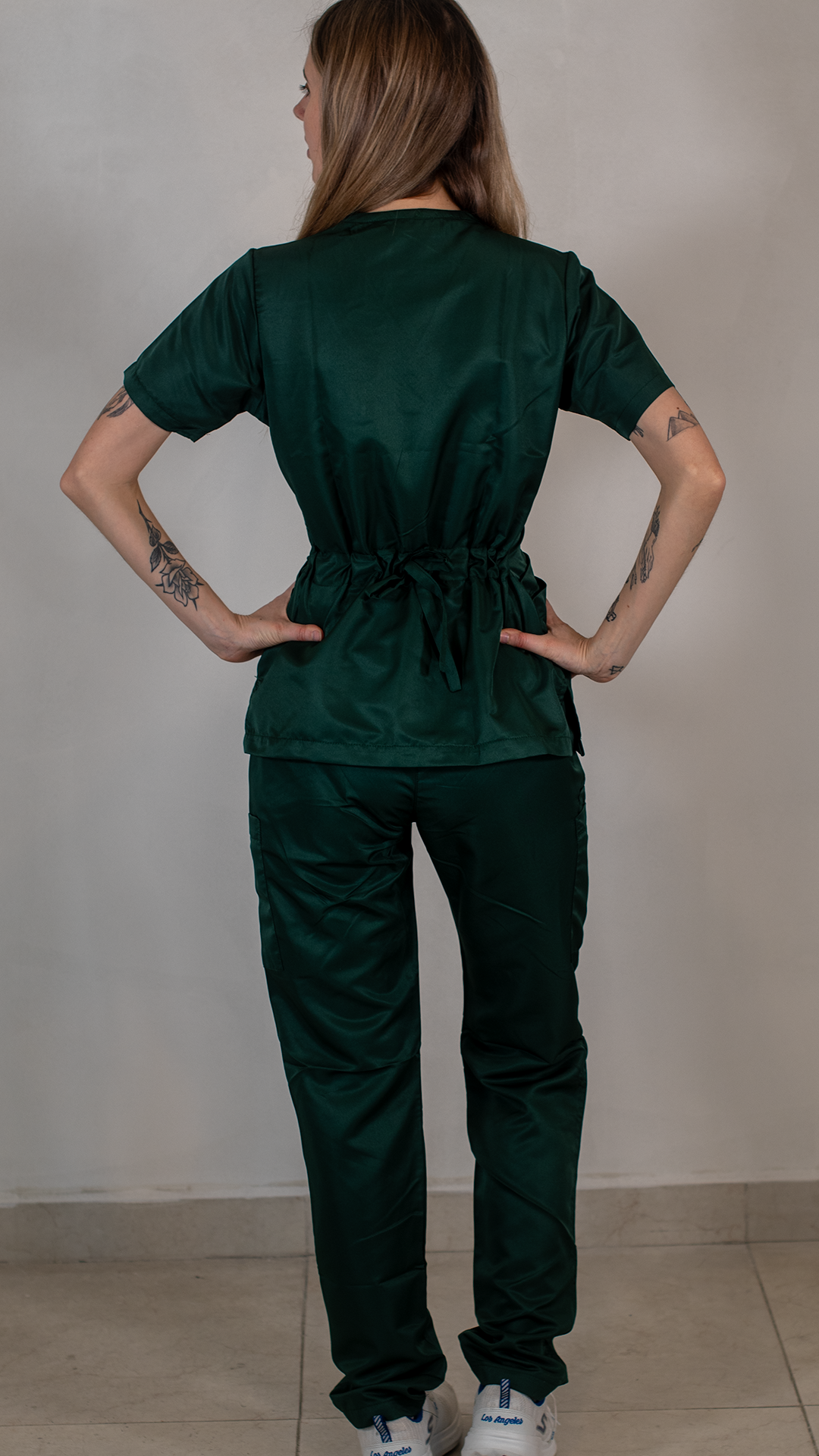 Pantalon Quirurgico Relajado Mujer MF Verde Botella  5 bolsas.