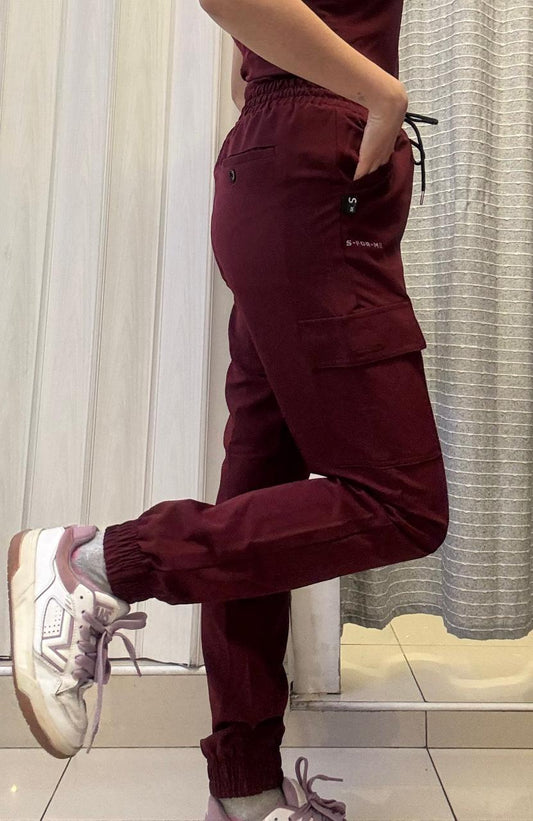 Jogger 300 Quirúrgico Vino Unisex Antifluido, Scrubs