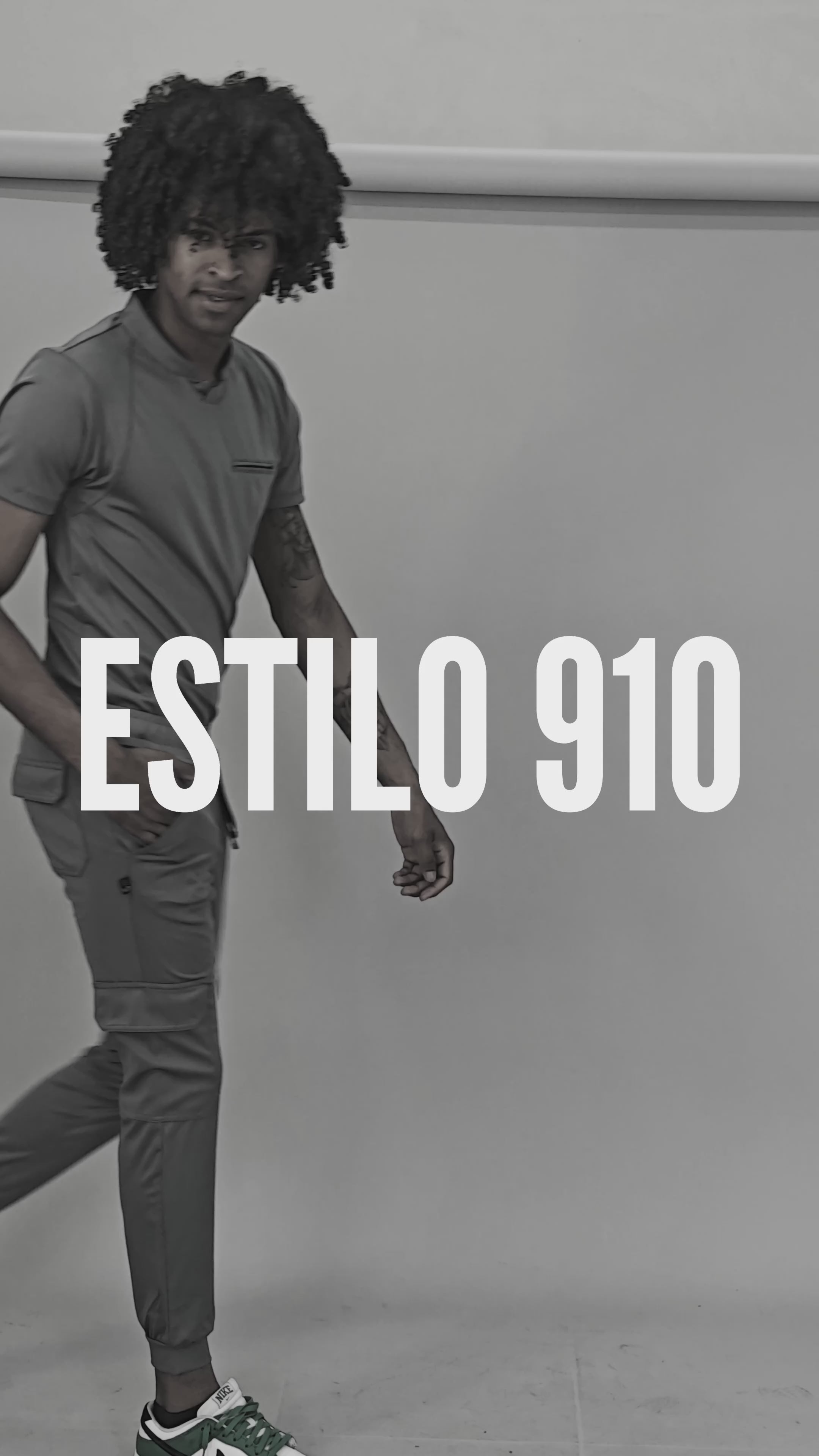 Conjunto Quirúrgico Gris Medio para Hombre – Estilo 910 | Super Stretch Slim Fit